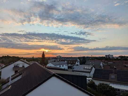 Geschmackvolle 4-Zimmer-Maisonette-Wohnung mit Balkon und EBK , gehobene Innenausstattung