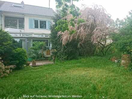 Reihenendhaus Gartenstadt: Frühjahr im Grünen