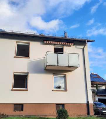 Einfamilienhaus mit Balkon und Garage