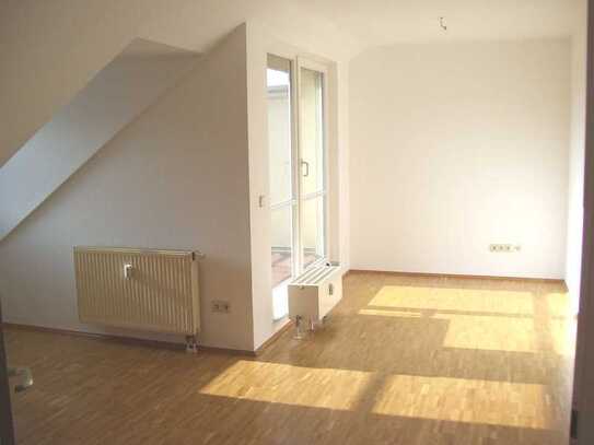 Schicke 2-Zimmer-Dachgeschoß-Wohnung mit Balkon und TG-Platz! Kapitalanlage oder Eigennutzung!