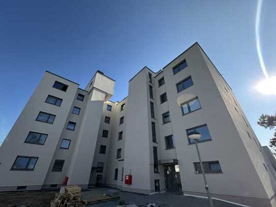 *Erstbezug nach energetischer Modernisierung* Großzügige 3 ZKB mit Balkon in Langen!