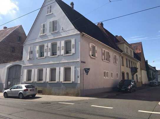 Erstbezug nach Kernsanierung! Wie ein Stadthaus: Super 5,5-Zimmer-Maisonette Wohnung