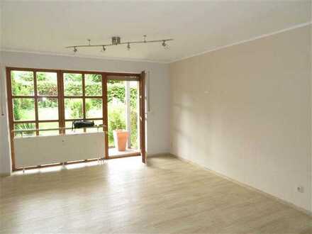 Kapitalanlage! Schöne 1-Zimmer-Wohnung mit Terrasse und Stellplatz!