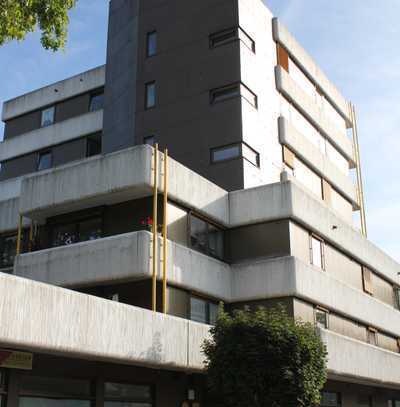 S I N G L E N E S T mit Aufzug, Balkon, EBK u. Stellplatz - sofort frei