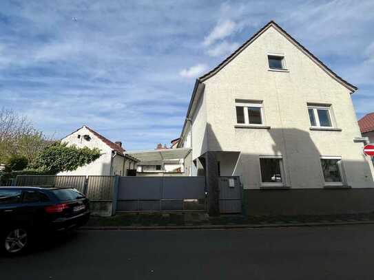 TOP ZWEIFAMILIENHAUS MIT NEBENGEBÄUDE, INNENHOF, CARPORT UND GARTEN