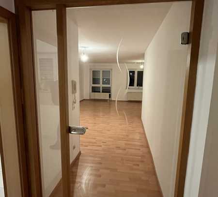 Sanierte 3-Zimmer-Wohnung mit Balkon in Aitrach