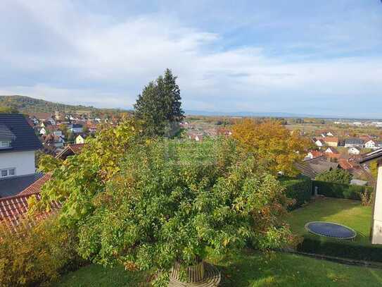 *** Provisionsfrei*** Einfamilienhaus mit Einliegerwohnung in ruhiger Hanglage mit Panoramablick -