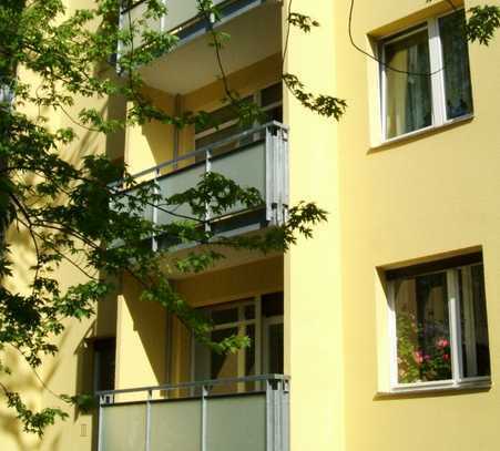 Exklusive "Vermietete" 1 Zimmer Wohnung mit KFZ- Stellplatz