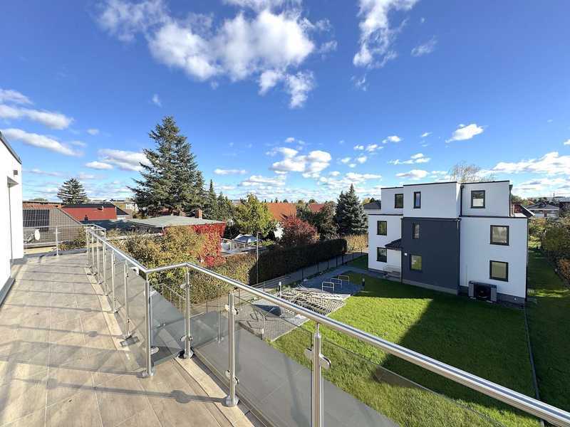 SCHÖN HAUSEN! Grandioses 1-Zi.-Apartment über den Dächern mit Südbalkon