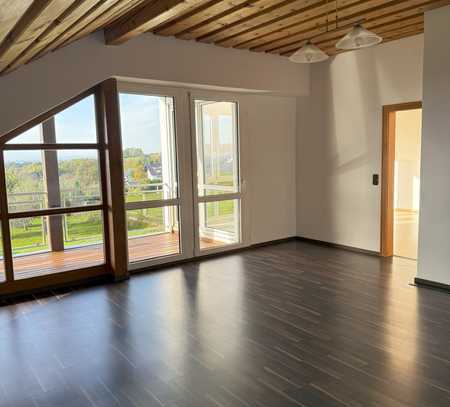 3-Zimmer-Wohnung mit traumhafter Aussicht, Balkon, Garten