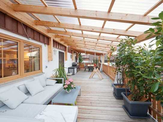 Sehr gepflegte, helle 4-Zimmer Wohnung mit großer Dachterrasse in Surheim