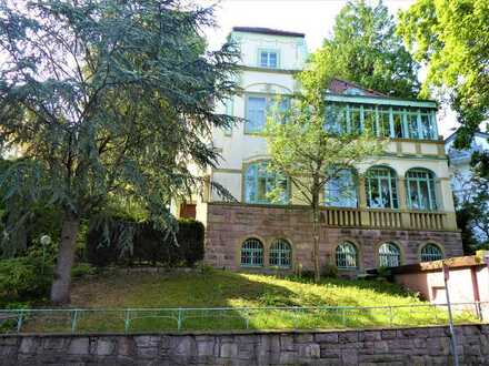 Außergewöhnliche Altbauwohnung in Baden-Baden nahe SWR