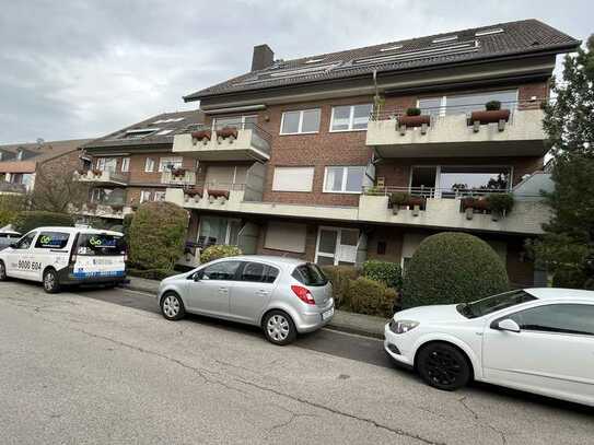 Stilvolle, vollständig renovierte 5-Zimmer-Wohnung mit Balkon in Aachen