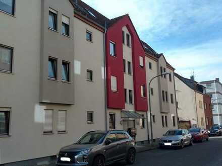 Erstbezug nach Renovierung! geräumige 2-Zimmer-DG-Wohnung mit Loggia in LU-Friesenheim BASF-Nähe