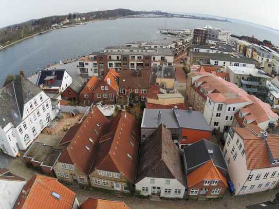 2 verbundene Altstadthäuser mit 6 Wohnungen in Toplage in Eckernförde.