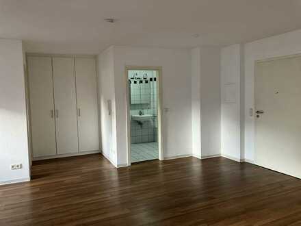 1,5 Zimmer Wohnung mit Stellplatz & Balkon in Plattenhardt