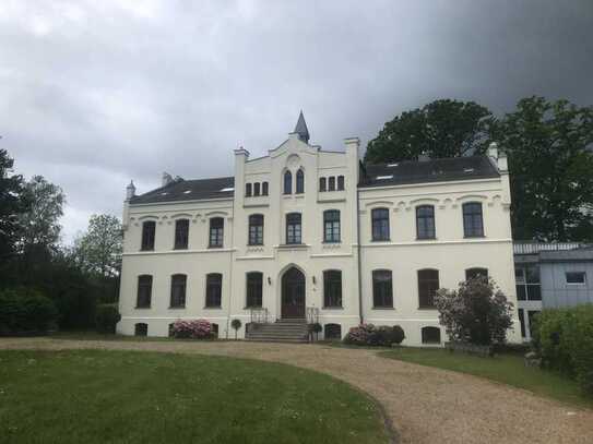 Rarität - Wohnen im Gutshaus - die Ostsee ist fußläufig erreichbar