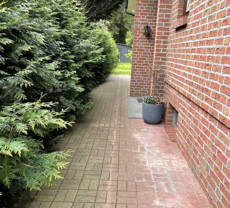 Maisonette in Sasel. 2000€ Warm 
inkl. Gas,Strom und Wasser