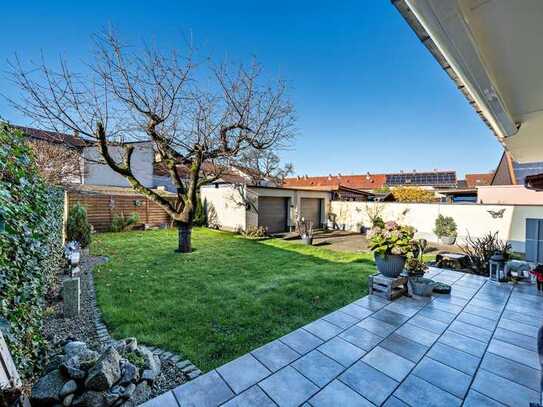 Großzügiges 2-Fam.-Haus mit ausgebautem Dachgeschoß und schönem Garten in ruhiger Lage von Ketsch