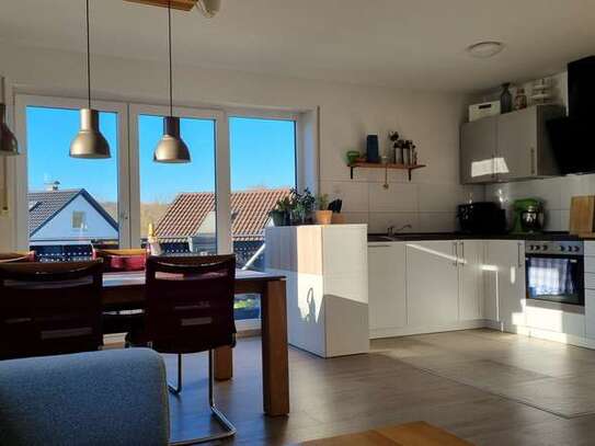 Stilvolle 2,5-Zimmer-Maisonette-Wohnung mit geh. Innenausstattung mit Balkon, Dachterrasse und EBK