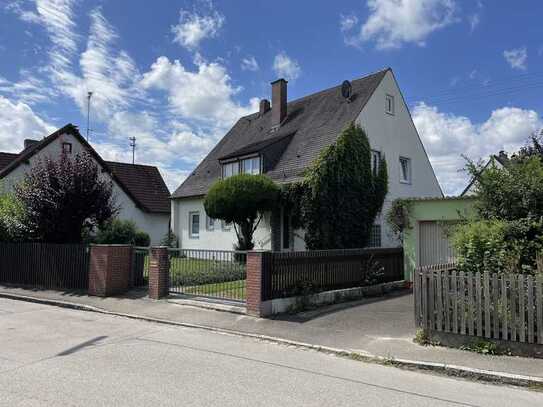 Idyllisches Zweifamilienhaus in Augsburg Firnhaberau