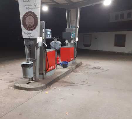 Mischobjekt in Bornhöved, Tankstelle, 2 Wohnungen und Werkstattraum! Preis VHB