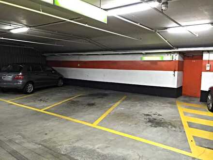 Tiefgaragenstellplatz am Altstadt-Rheinufer zu mieten!