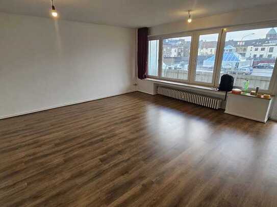 Zentrale 1-Zimmer Wohnung | ca. 46m² | Balkon | Aufzug