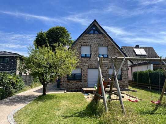 Einfamilienhaus mit vermietbarer Einliegerwohnung im schönen Poppenbüttel