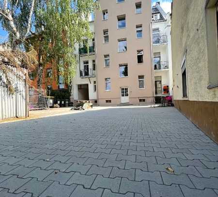 Garage im Hof in Frankfurt Fechenheim ab sofort zu vermieten