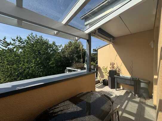 Freie, gemütliche 2-Zi.-Dachterrassenwohnung mit hohem Wohnkomfort!