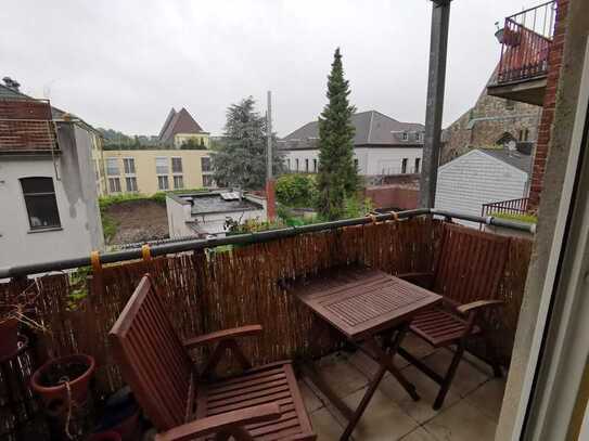 Sehr schöne 2-Zimmerwohung mit Balkon Nähe Markt zu vermieten