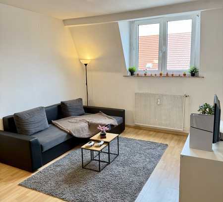 Exklusive, geräumige 3-Zimmer-Wohnung (4OG) / mit Einbauküche / WG geeignet / Bahnhofsnähe