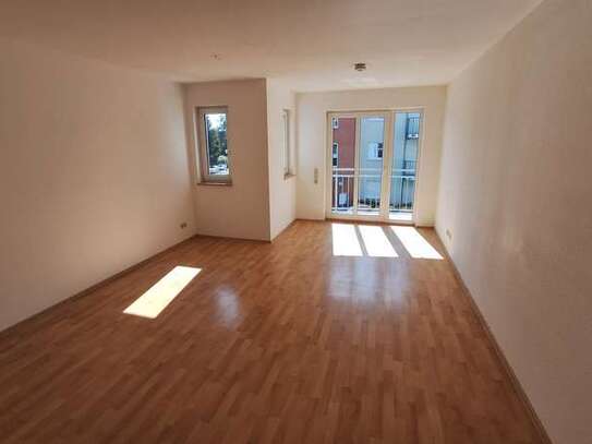 Singlewohnung mit Einbauküche und Balkon!