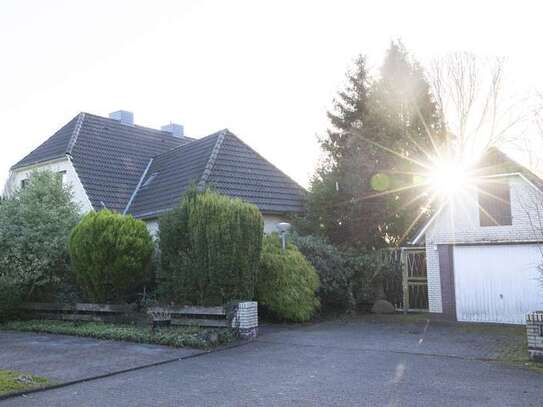 Freistehendes Einfamilienhaus mit Blick aufs Wasser