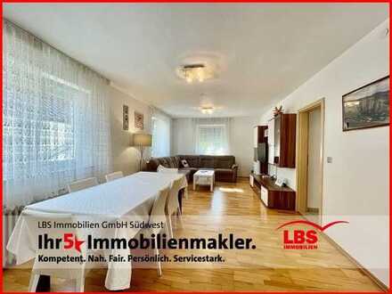 **Attraktives Zweifamilienhaus im Herzen Schwendi**
