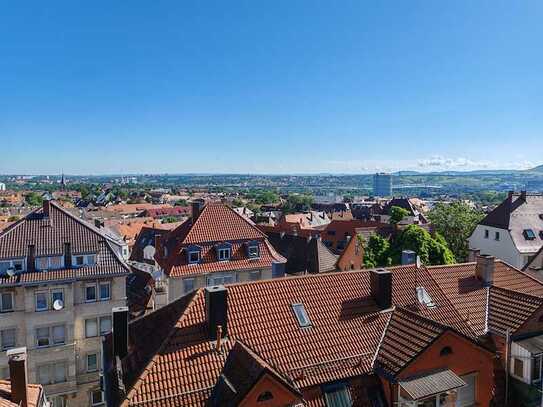 Helle und gepflegte 3-Zimmer-DG-Wohnung mit Aussicht über Stuttgart