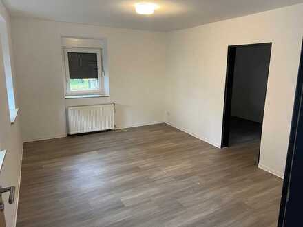 Einfaches Einfamilienhaus mit vier Zimmern und EBK in Mainz