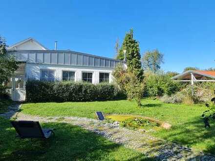... Leben auf dem Land und in 7 Kfz-Min. in Mühldorf - 2,5 Zi-Whg. im EG mit Garten und EBK ...