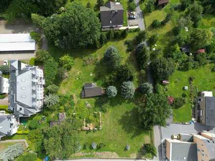 Grünes Grundstück für Einfamilienhaus oder Doppelhaus