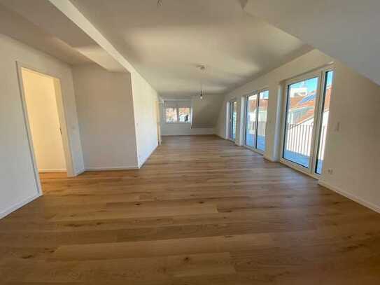 Erstbezug mit Balkon: stilvolle 3-Zimmer-Penthouse-Wohnung in Friedrichsdorf