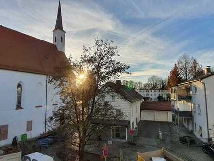 ... Modernisierte 2-Zi-Wohnung im 2.OG mit EBK vor den Toren der Altstadt ...