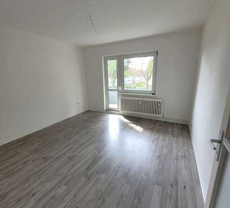 Helle 3-Zimmer-Wohnung mit Balkon und Dusche