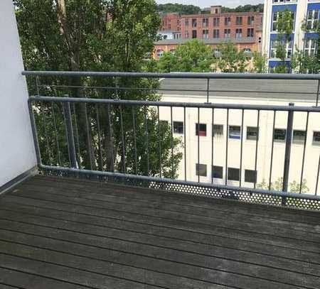 *** Günstige 1-Zimmer mit EBK, Aufzug, Balkon und Wannenbad in Uninähe!! ***