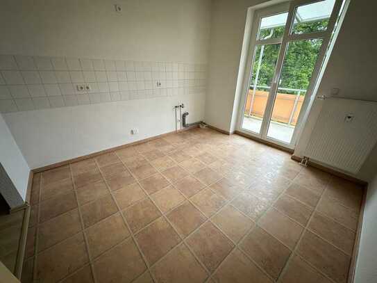 1.OG - Balkon + Laminat- Bad mit Fenster + Stellplatz !!!