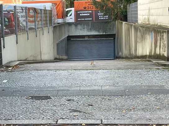 Tiefgaragenstellplatz für PKW