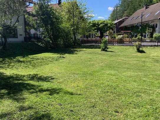 "PERFEKT": BAUGRUNDSTÜCK IN ATTRAKTIVER, SONNIGER LAGE IN KOCHEL AM SEE MIT BERGBLICK Adresse Adre