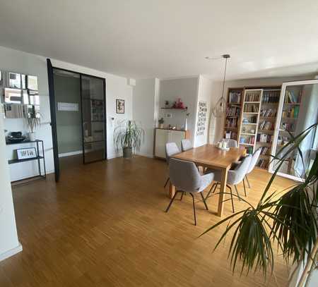 Moderne, zentral und trotzdem ruhig gelegene 4-Zi. Maisonette Wohnung mit 3 Balkonen in Frechen