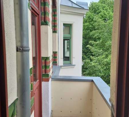 Stadtfeld Ost I 2 Zimmer I Balkon I Wohnküche mit Einbauküche I Tageslichtbad mit Wanne und Dusche