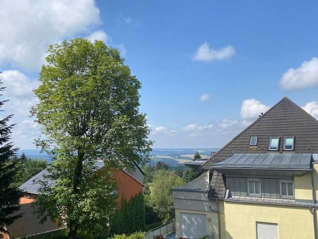                                                               Sonnige 2-Raum-Whg. mit gro&szlig;em Balkon und Fernblick                                                       in Schöneck (Main-Kinzig-Kreis)